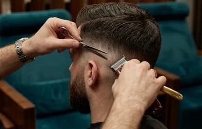 A precise haircut in progress